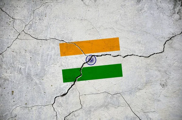 Uma Imagem Antiga Bandeira Índia Uma Parede Com Uma Rachadura — Fotografia de Stock
