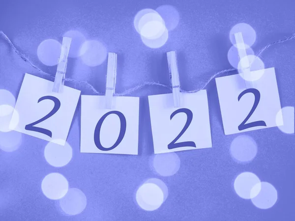 Purple Year Number 2022 White Paper Sheets Garland Wooden Clothespins — Stock Photo, Image