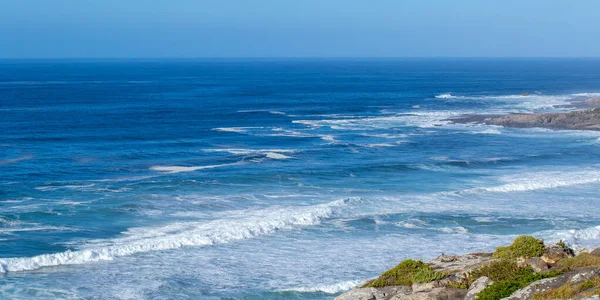 Взрывные Волны Атлантического Океана Катятся Южную Сторону Африки — стоковое фото