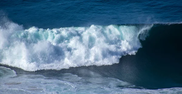 Взрывные Волны Атлантического Океана Катятся Южную Сторону Африки — стоковое фото