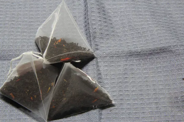 Sacos Plástico Chá Pirâmides Infusão Chá Preto — Fotografia de Stock