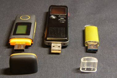 Mp3 çalar. Ses kaydedici. Flash kart. Modern elektronik 