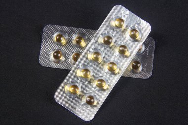 Tabletler paketlerde. Hastalıkların tedavisi için ilaçlar 