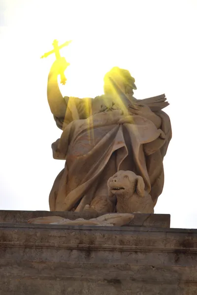 Estatua de iglesia — Foto de Stock