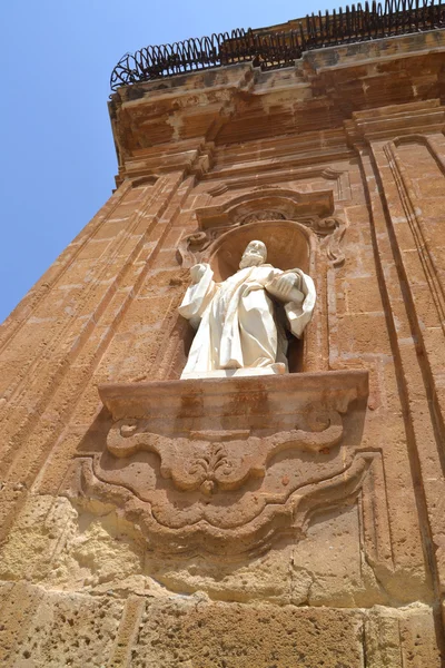 Estatua de iglesia — Foto de Stock