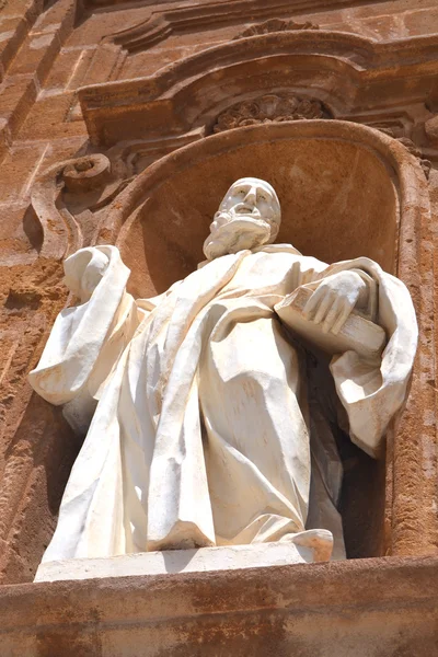 Posąg kościoła — Zdjęcie stockowe