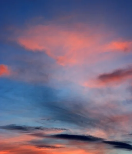 Night sky over sea. Night sky with dramatic cloud. — Stock Photo, Image