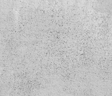 Duvardaki boya soyuluyor..