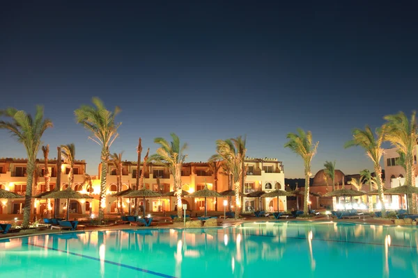 tropikal hotel.
