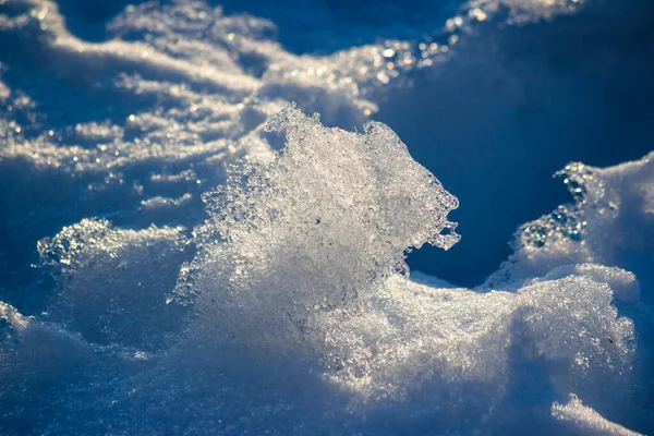 Derreter Neve Sob Sol Março Textura Bonita Neve Brilhante Derretida — Fotografia de Stock