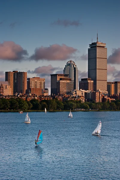 Zachód słońca nad panoramę boston — Zdjęcie stockowe