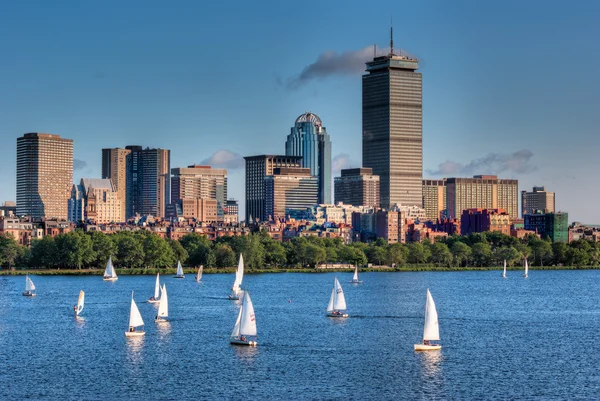Boston Skyline e barche a vela — Foto Stock