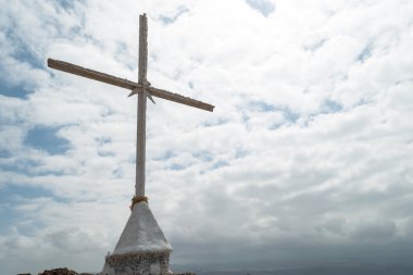 fırtınalı gökyüzü (1 cross)