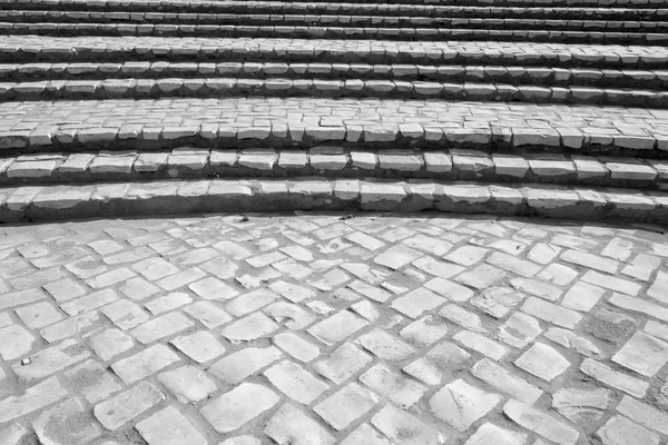 Zakrzywione kamienne cegły kroki (2) — Zdjęcie stockowe