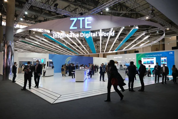 Barselona, İspanya - 2 Mart 2022 - Mobil Dünya Kongresi - ZTE standı
