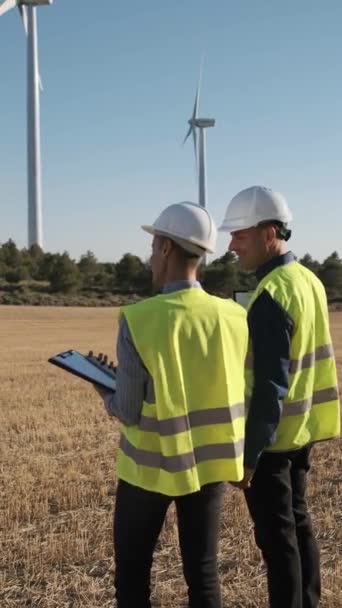 Workers Wind Park Renewable Enery Sources — Vídeos de Stock