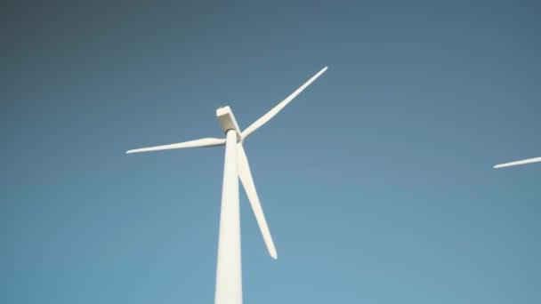 Close View Wind Turbine Propellers Motion Renewable Energy Sustainable Energy — Stok Video