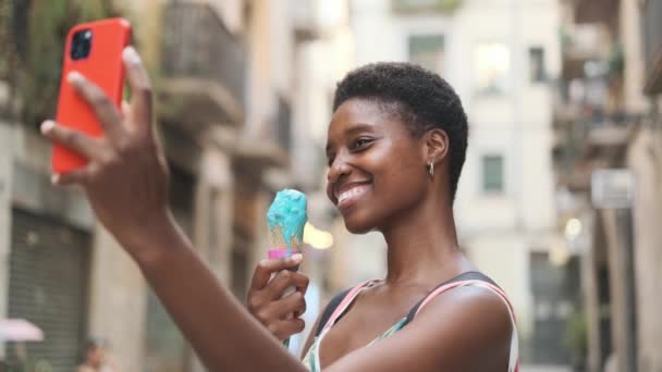 Smiling Woman Taking Selfies Mobile Phone While Enjoying Eating Ice — Wideo stockowe