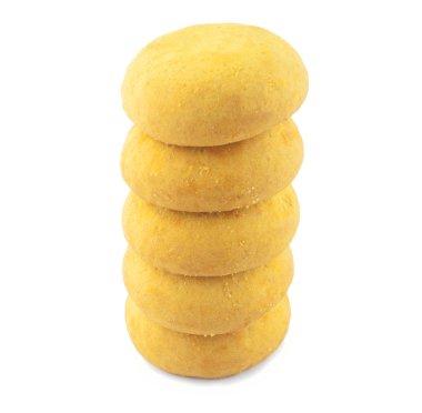 pilas de galletas sobre fondo blanco