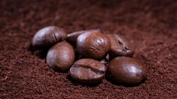 Kahve çekirdekleri ve zemin — Stok fotoğraf