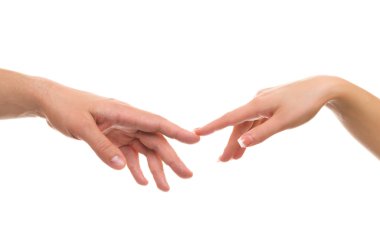 Erkek ve kadının el el nazik bir dokunuş