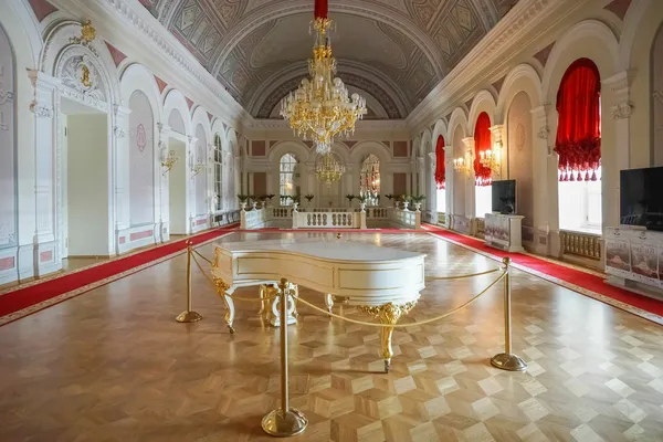 Moscow, Rusya Federasyonu-augus t 09: Bolşoy tiyatro tarihi tiyatro, bale ve opera Moskova, Rusya, Ana fuaye tarafından iç mimar alberto cavos in1895. Ağustos 09,2013, Moskova, Rusya