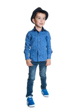 mutlu neşeli güzel bir çocuk portresi