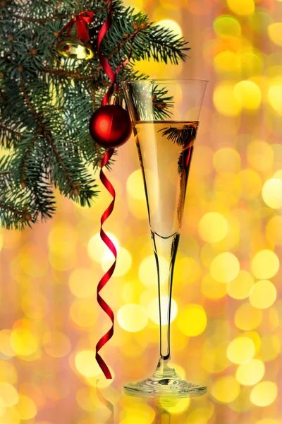 Flutes of champagne in holiday setting. Closeup. — Stock Photo, Image