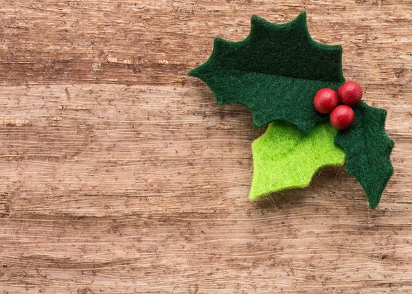 Holly de Noël avec des baies rouges isolé — Photo