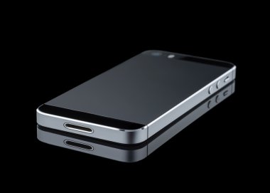 cep telefonu siyah arkaplanda