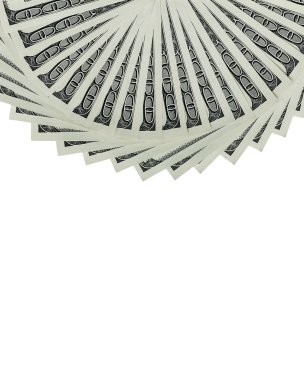 birkaç 100 bize para notlar yelpaze şeklinde, izole beyaz zemin üzerine yayılmış