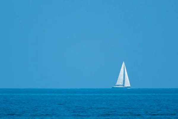 Lonely ship — Stock Photo, Image
