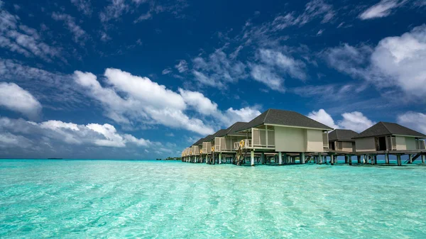 Bakgrund Med Hav Och Vatten Bungalows Maldiverna — Stockfoto