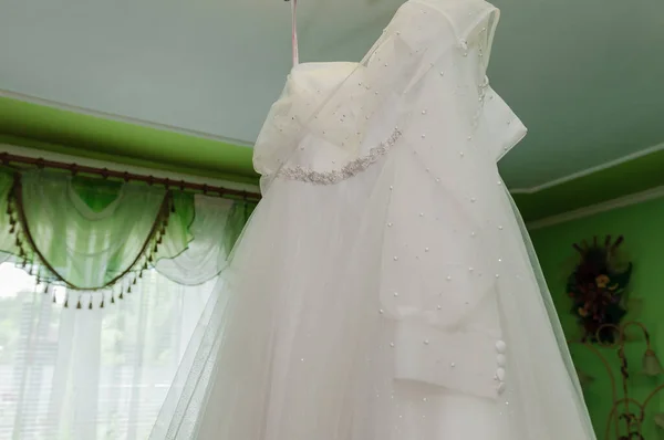 Vestido Novia Una Percha —  Fotos de Stock