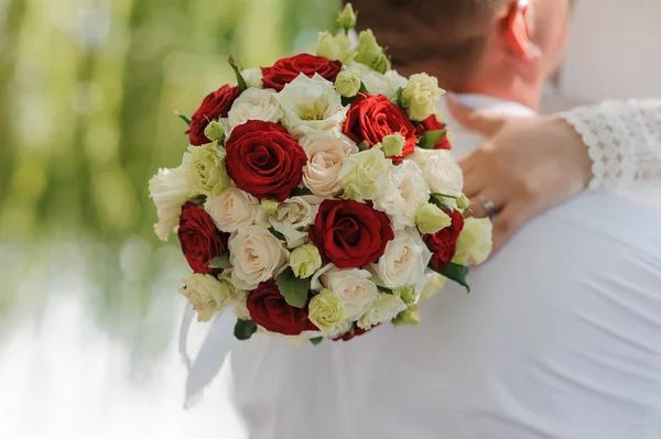 Bukett Med Blommor Handen Bruden Bröllop — Stockfoto