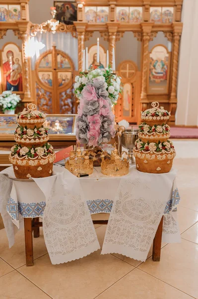 Schöne Hochzeitstorte Mit Blumen Dekoriert Kuchen Aus Nächster Nähe — Stockfoto