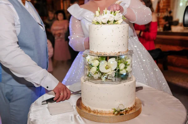 Красивий Весільний Торт Прикрашений Квітами Торт Крупним Планом — стокове фото