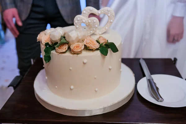 Beautiful Wedding Cake Decorated Flowers Cake Close — Stock Photo, Image