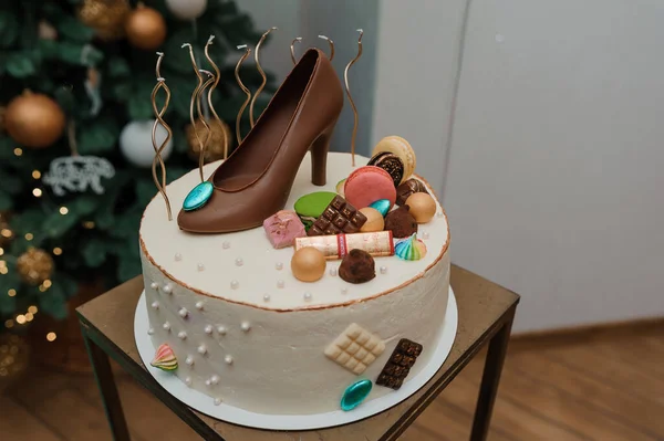 Piękne Ciasto Tort Urodzinowy Rozmazane Tło — Zdjęcie stockowe