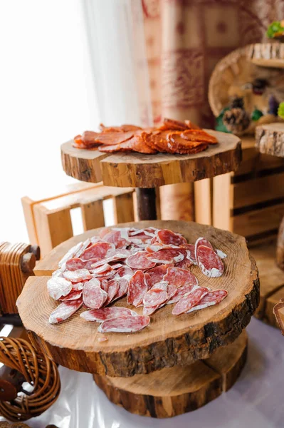 Разновидности Мяса Мясные Закуски Столе Шведский Стол — стоковое фото