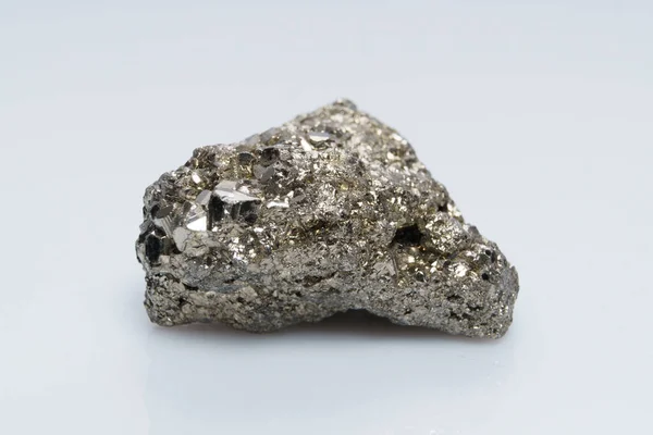 Råa Kristallina Pyrit Järn Pyrit Dårars Guld Mineralpyrit Från Gruppen — Stockfoto