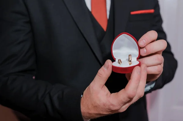 Red Box Wedding Rings Hands Man — Stock Photo, Image