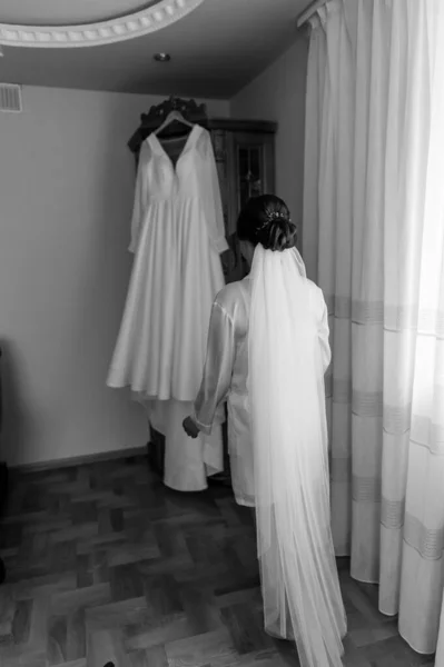 Vestido Blanco Novia Una Percha —  Fotos de Stock