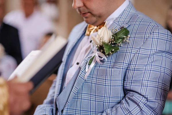 Damadın Ceketinde Yaka Çiçeği Var Düğün — Stok fotoğraf
