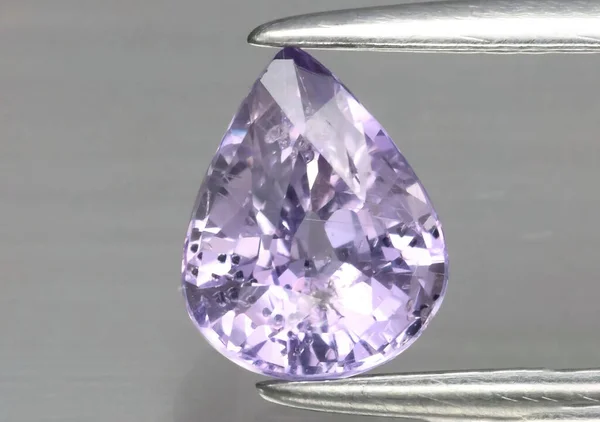 Natural Gemstone Purple Sapphire Tweezers Background — Stock Photo, Image