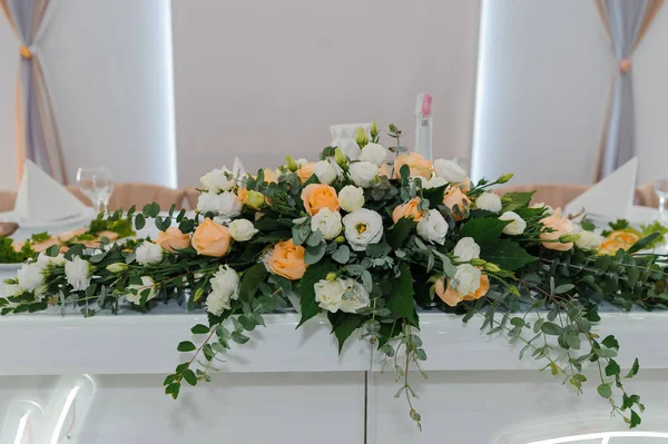 Arc Mariage Avec Des Fleurs Multicolores — Photo