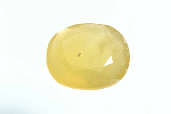 Pedra Preciosa Natural Safira Amarela Sobre Fundo Branco — Fotografia de Stock