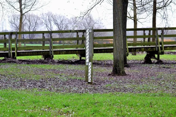 Nehir derinliği işaretleyicisi
