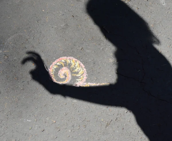 Escargot dessiné fait de l'ombre — Photo