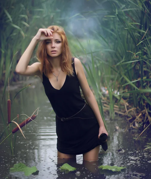 Beautiful girl on the river — Stock Photo, Image